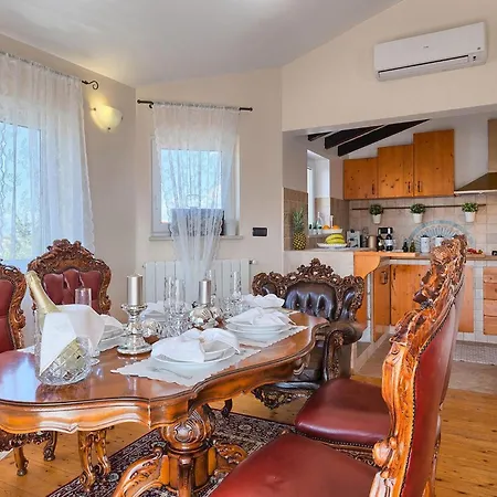 Apartman Cozy In With Wifi Štinjan